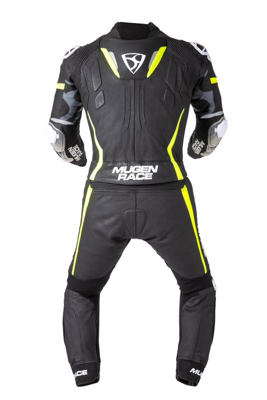 LEATHER SUIT MUCHO
